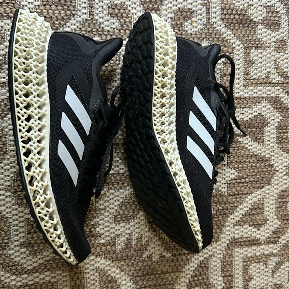 EUC Women's Adidas 4D Snears Size 6.5 - Picture 1 of 4